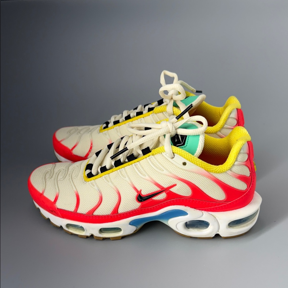 Nike Air Max Plus Tn Se Cream Red Yellow‎ Blue  Running Sneakers Size 6